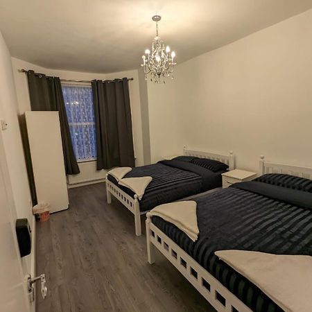 Rayan'S Lodge Stratford Londen Buitenkant foto