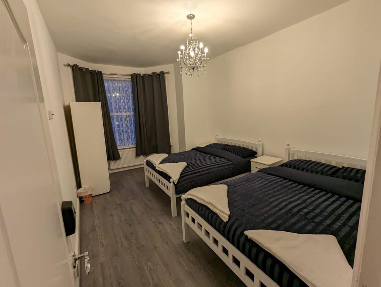 Rayan'S Lodge Stratford Londen Buitenkant foto