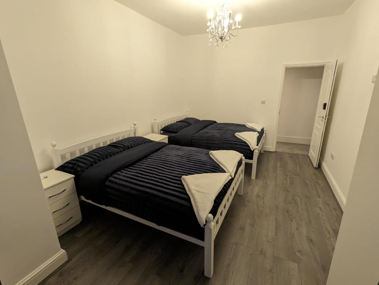 Rayan'S Lodge Stratford Londen Buitenkant foto