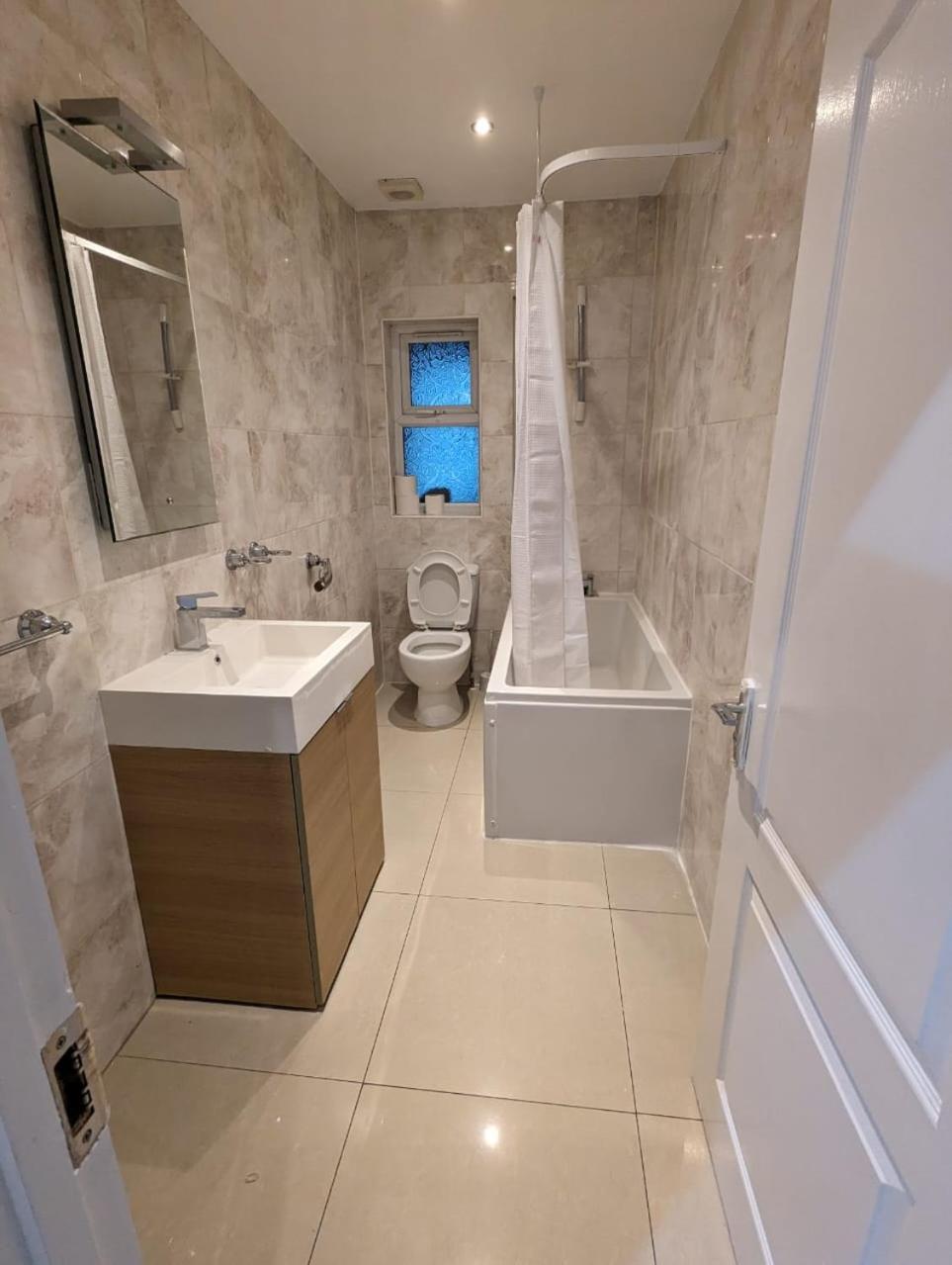 Rayan'S Lodge Stratford Londen Buitenkant foto
